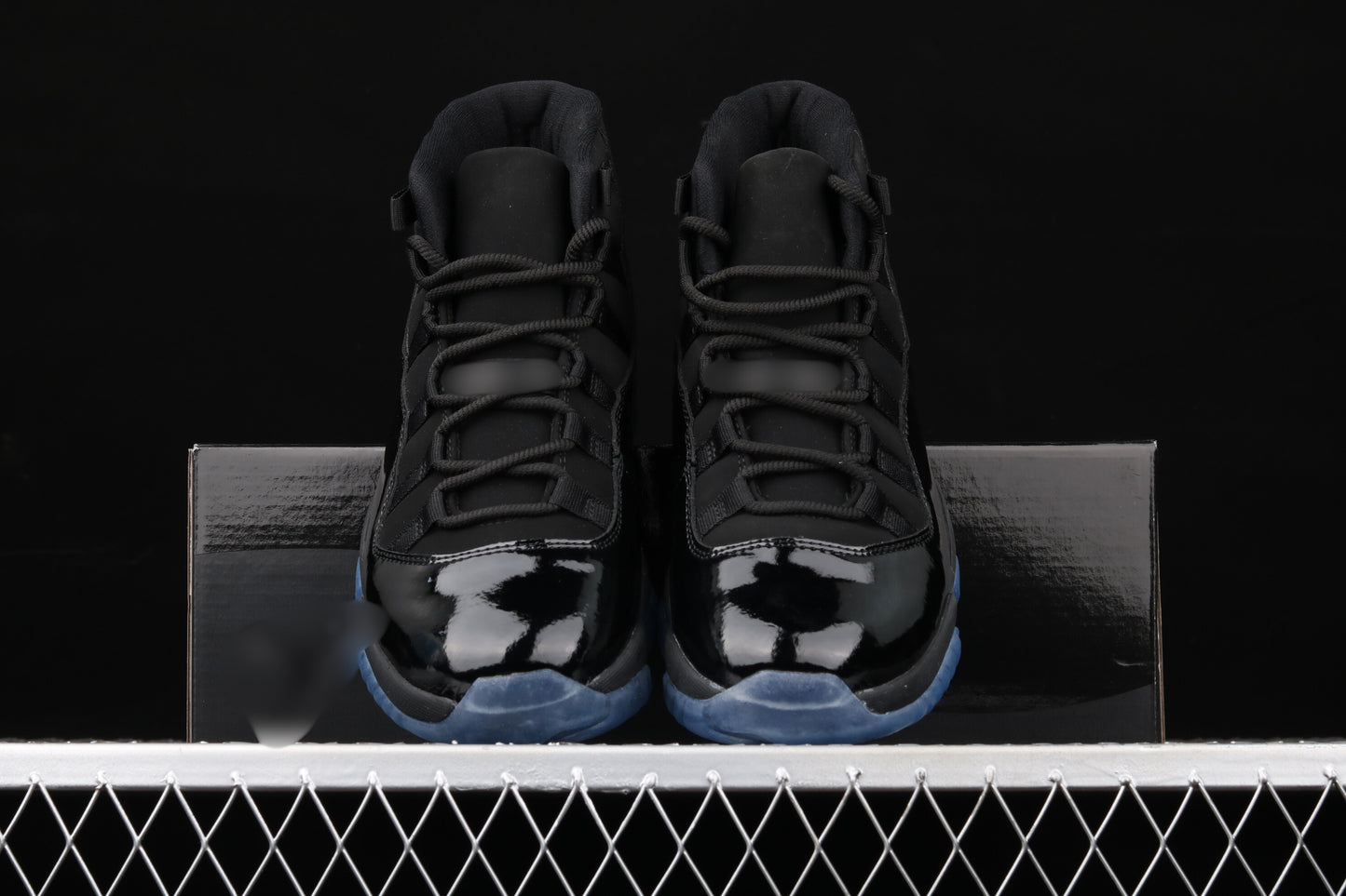AJ11 #22