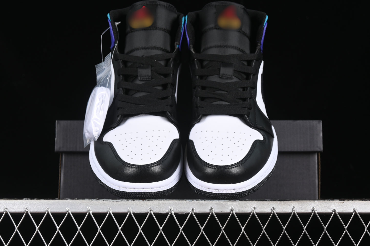 AJ1 Mid #17
