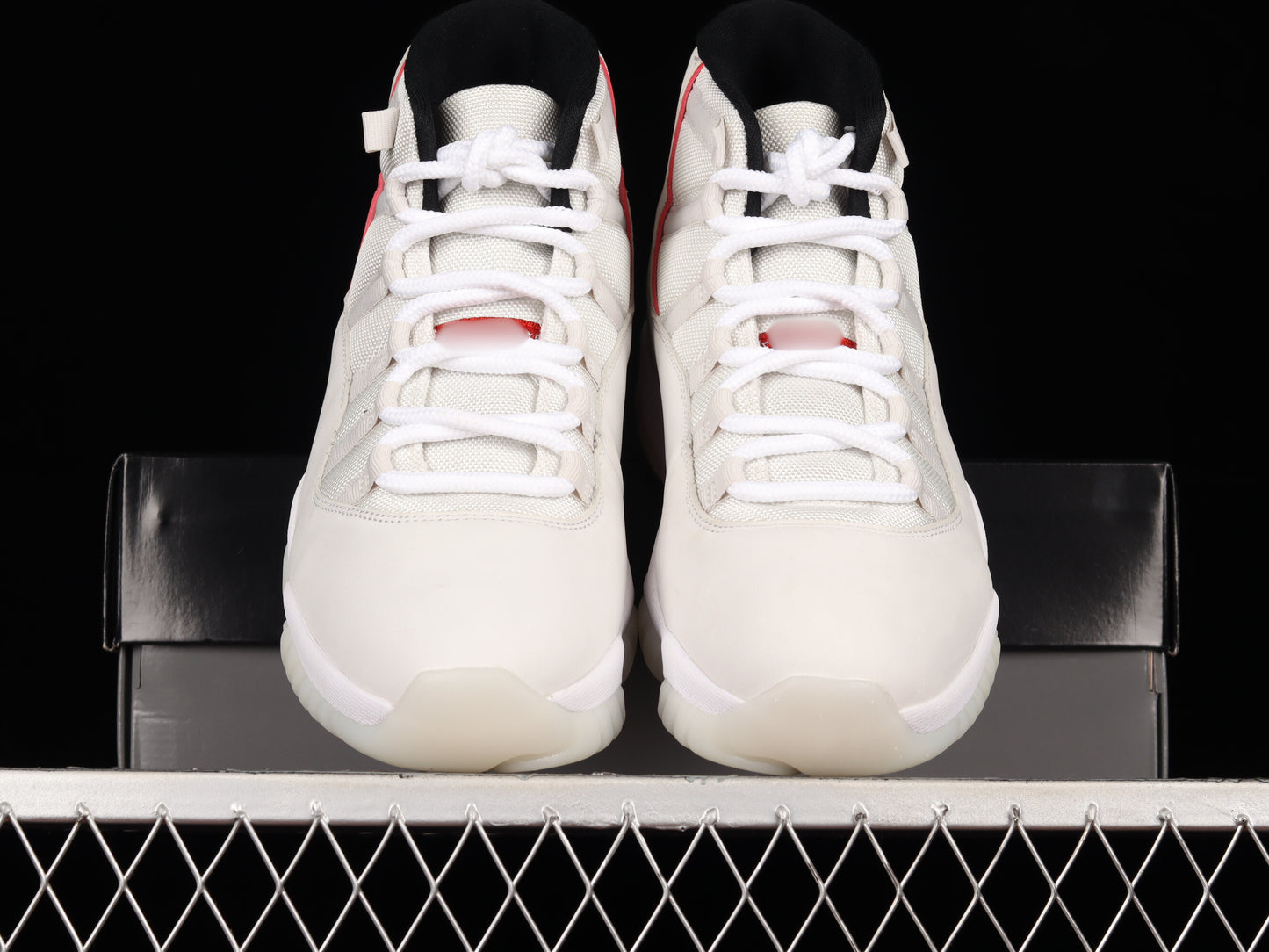 AJ11 #18