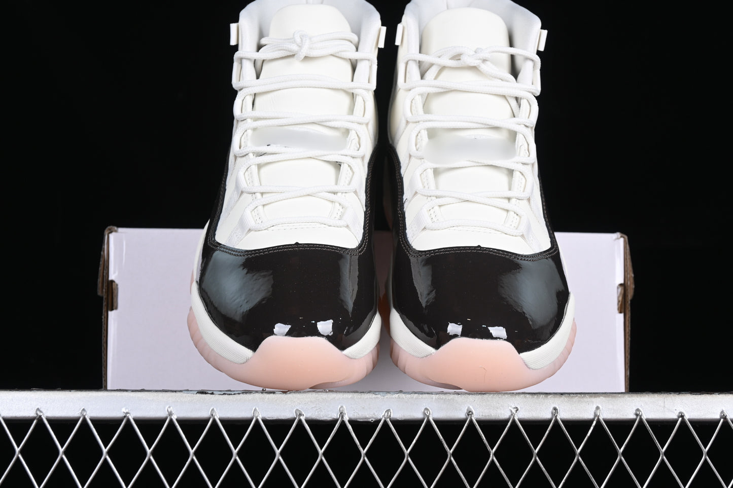 AJ11 #16