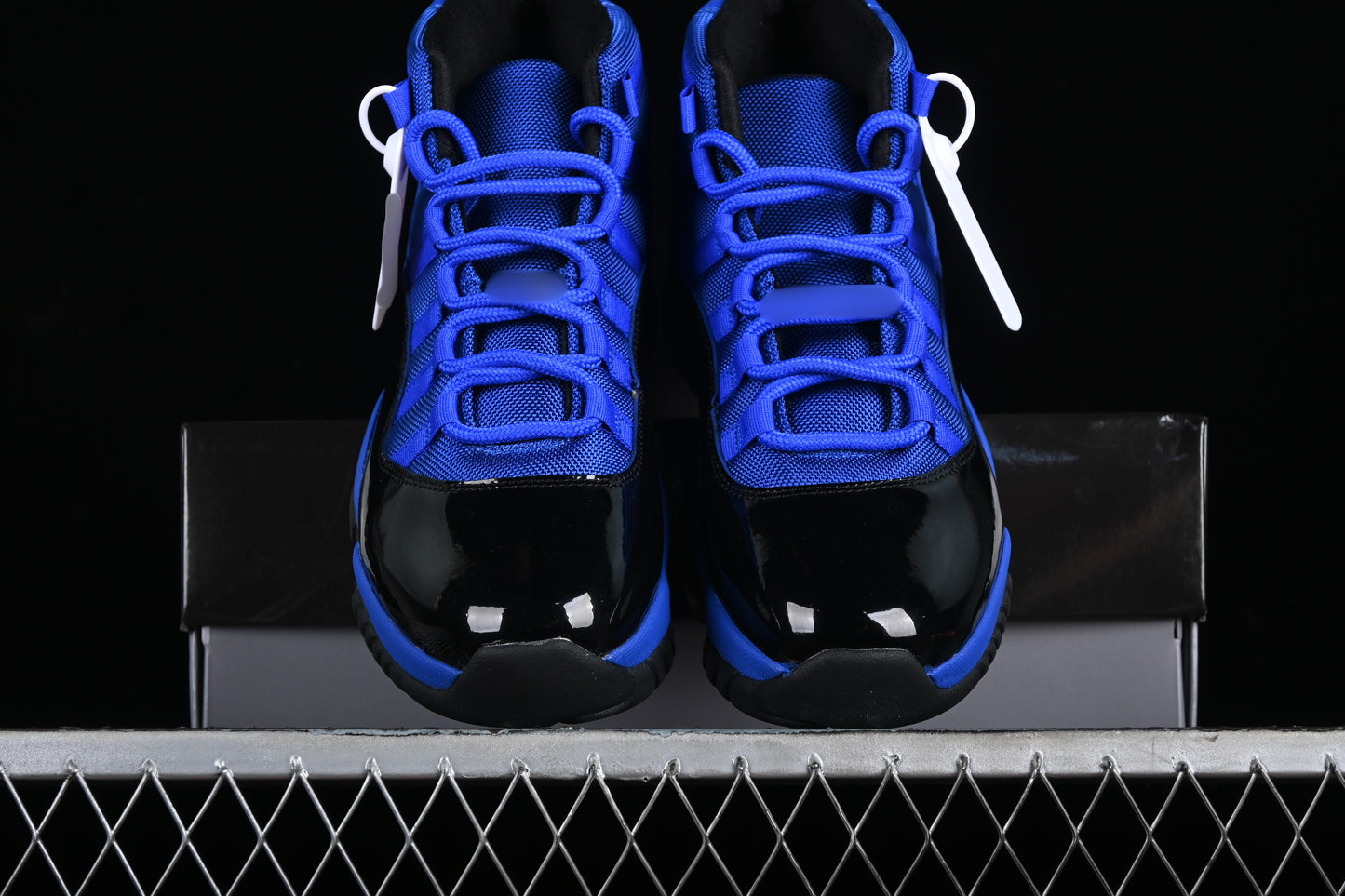 AJ11 #20