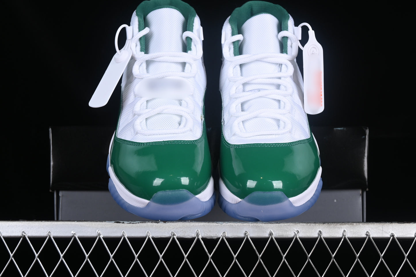 AJ11 #4