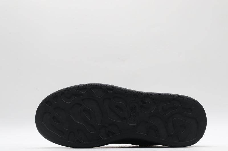 Alexander McQueen’s “All Black”