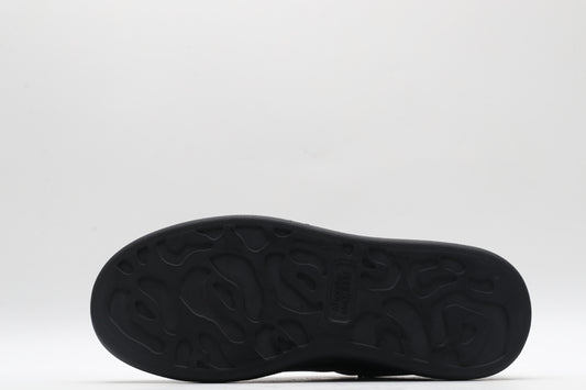 Alexander McQueen’s “All Black”